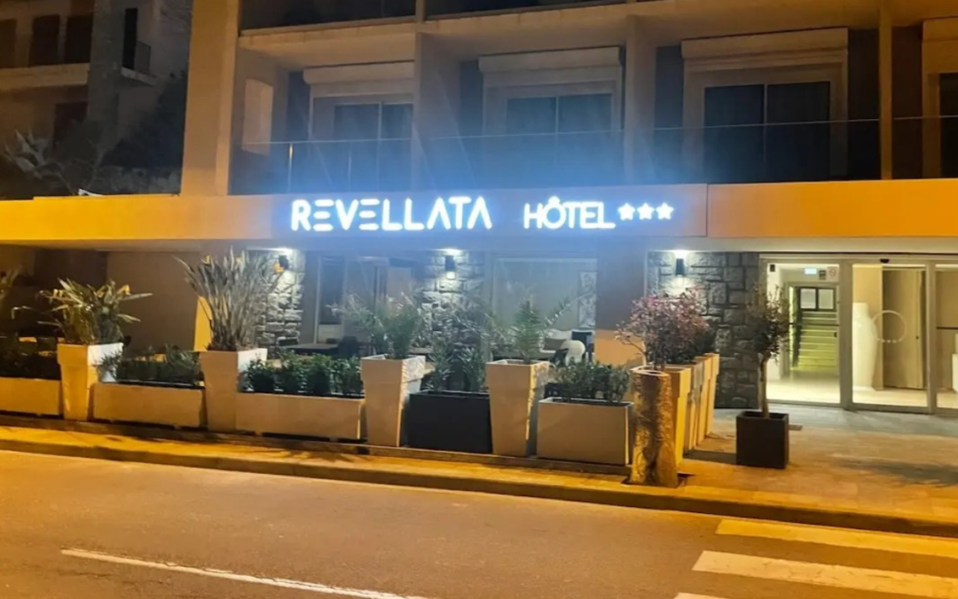 [Enseigne lumineuse] Hôtel Revellata∗∗∗